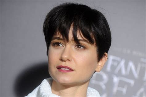 'Alien: Covenant' star Katherine Waterston on challenging projects: 'I'm addicted to that ...