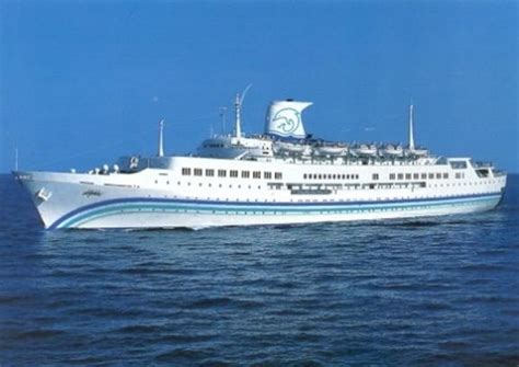 Cruise Ships - Dolphin IV Photo | Cruise ship, Ocean cruise, Carnival cruise