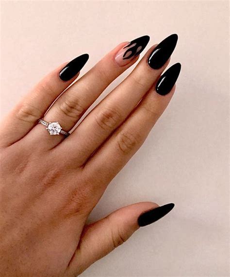 40 Black Nail Designs To Try This Year | Ray Amaari | Black nails ...