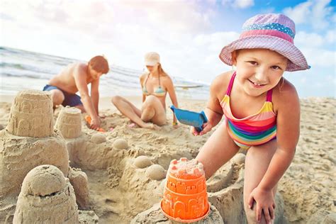 Family Fun - Building Sand Castles - Garza Blanca Resort News