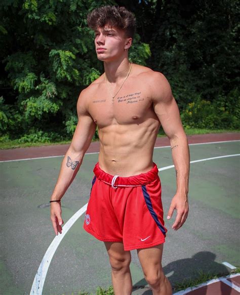 Hot Guys Abs, College Tees, Carlo Rivera, Body Workout Plan, Muscular Men, Moda Masculina, Hot ...