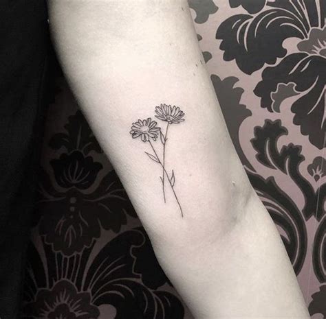 36 Best And Unique Daisy Flower Tattoos For Women meetflyer.com #flowertattoos in 2020 | Daisy ...