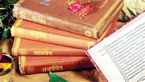 Livros Sagrados Do Hinduísmo - ENSINO