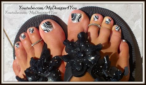 BLACK AND WHITE TOENAIL DESIGN. #toenails #toenailart #toes #feet #pedicure | White toenail ...