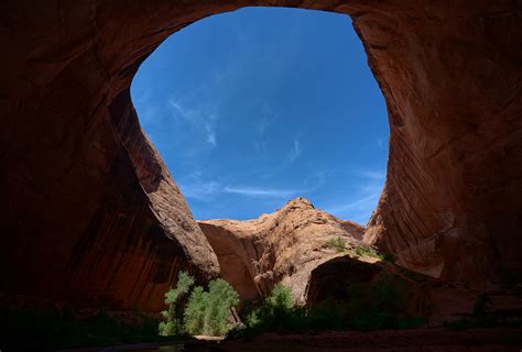 Hike Guide: Coyote Gulch – Across Utah!