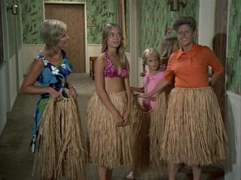 From the Hawaii episodes. - Sitcoms Online Photo Galleries