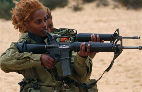 File:Flickr - Israel Defense Forces - Female Soldiers Practice Shooting (1).jpg - Wikimedia Commons