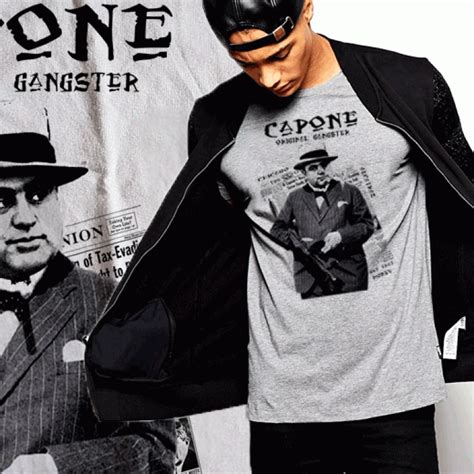 Al Capone Holding Tommy Gun Mafai T-Shirt