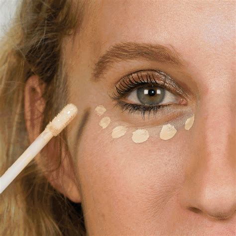 How to Apply Concealer the Right Way, According to Pros | How to apply concealer, Concealer ...
