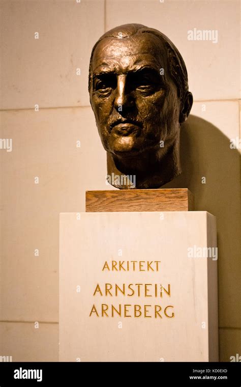 Statue of Arnstein Arneberg Oslo City Hall Stock Photo - Alamy