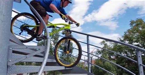 Vídeo: Urban Enduro por Aurélien Fontenoy - Iberobike