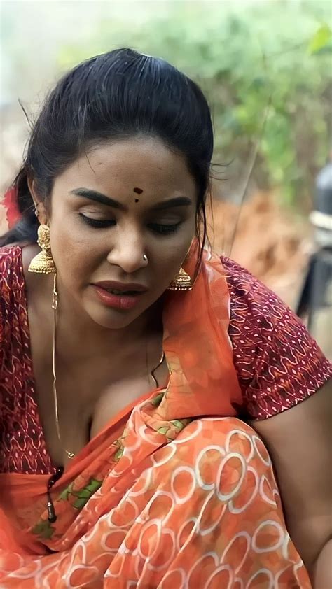Sri Reddy, cleavage HD phone wallpaper | Pxfuel