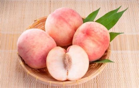 Yellow Peach Vs White Peach: Which Is A Better Option? | Americas Restaurant