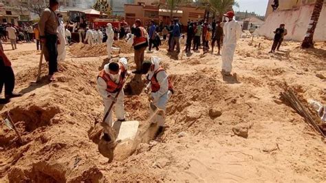 Gaza: Mass grave discovered at Nasser Medical Complex in Khan Yunis ...