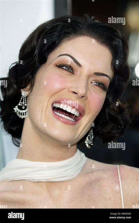 LARA FLYNN BOYLE MEN IN BLACK II PREMIERE LOS ANGELES MANN VILLAGE ...