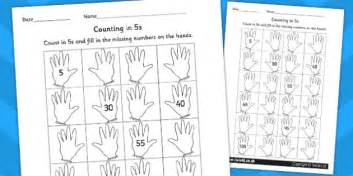 Counting in 5s Hands Worksheet / Worksheet - counting aid, count, numeracy