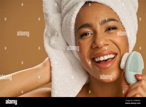 Beauty pretty face woman shower hi-res stock photography and images - Alamy