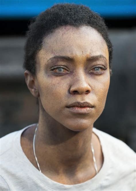 “Sonequa Martin-Green (Sasha) behind the scenes of The Walking Dead Season 7 Episode 16 | The ...