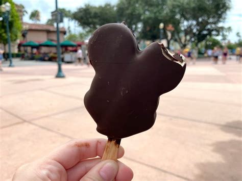 Review: Disney World's Iconic Foods Ranked From Worst to Best