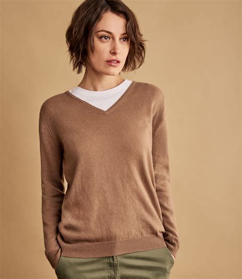 Eden | Womens Cashmere & Merino V Neck Knitted Sweater | WoolOvers US