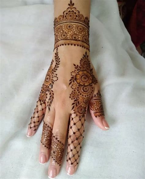 Superlative Mehndi Designs for Eid-ul-Fitr 2023 [Photos]