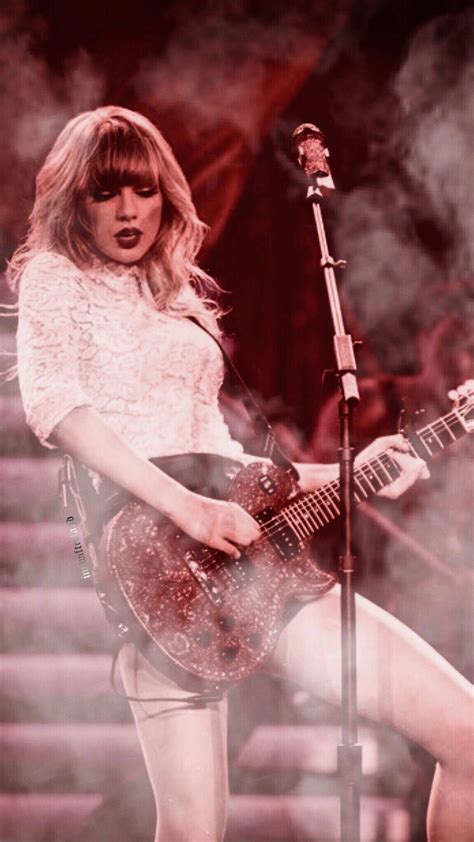 Taylor Swift Red Tour Performance