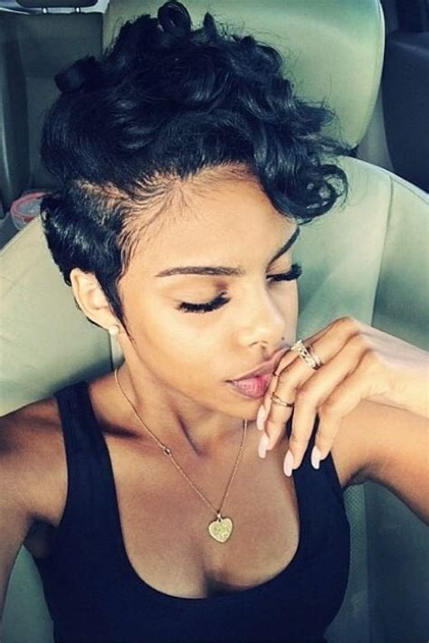 Short Curly Hairstyle - Sexy Curly Hairstyle for Black Women - Hairstyles Weekly