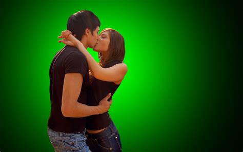 Hot Kiss Wallpapers - Wallpaper Cave