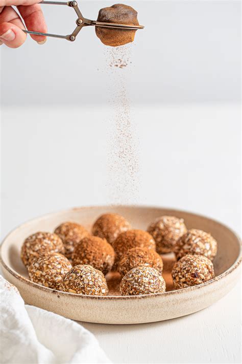 No-Bake Cinnamon Energy Balls - Running on Real Food