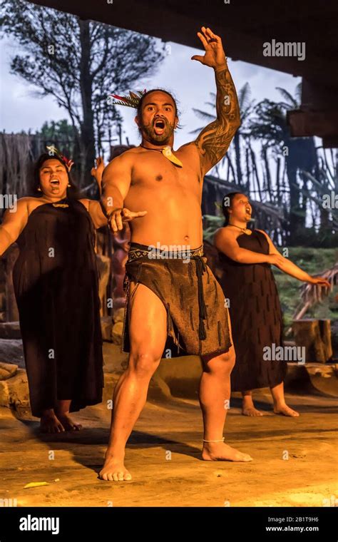 Haka war dance hi-res stock photography and images - Alamy