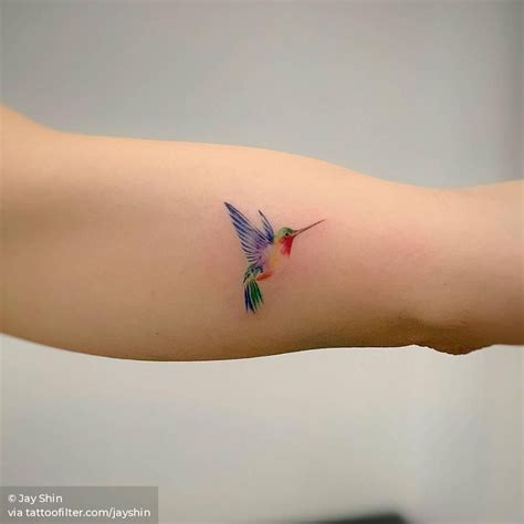 Small watercolor hummingbird | Bird tattoos for women, Hummingbird tattoo, Hummingbird tattoo ...