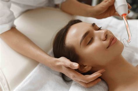 High Frequency Facial Benefits: What are They? | Wellness Trickle