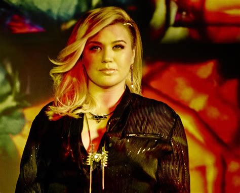 GayCalgary.com - Our Lives Would Suck Without Her: Kelly Clarkson talks new equality-inspired ...