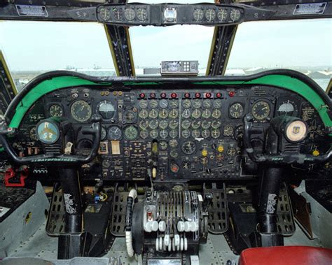 Sextant Blog: 103.) Boeing B-52H "Stratofortress" / "Buff" USAF Stragegic Bomber cockpit ...