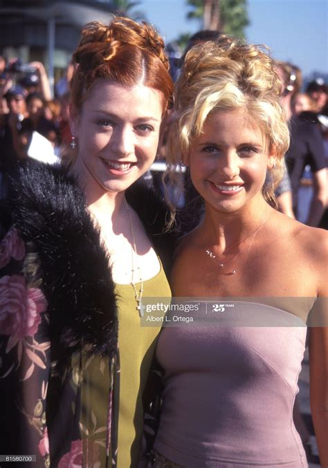 Alyson Hannigan and Sarah Michelle Gellar - 1998 MTV Video Music Awards ...