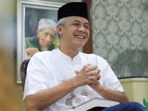 Relawan Saung Ganjar deklarasikan Ganjar Pranowo sebagai Capres 2024 - Ruang Politik