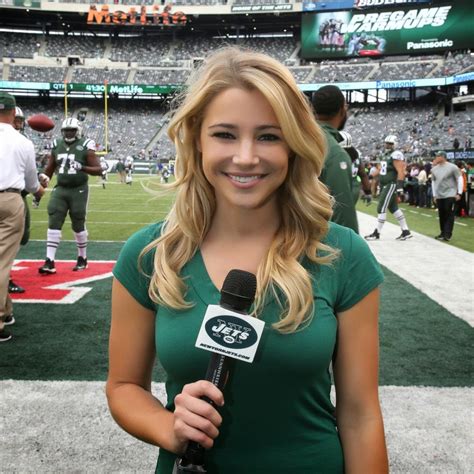 Former Oregon Cheerleader, NY Jets Reporter Amanda Pflugrad Joins Celtics | Bob's Blitz