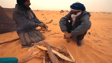 Here is how the Berbers tribe (nomads) in Mauritania, bake bread. : r ...