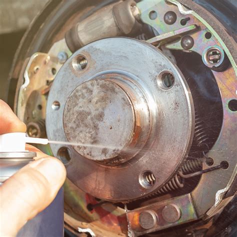 Brake Shoe Service: A Guide To Identifying & Replacing Them