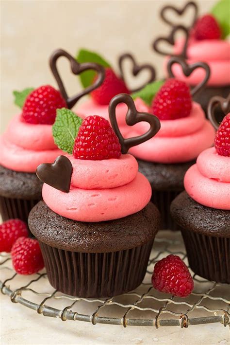 Dark Chocolate Cupcakes with Raspberry Buttercream Frosting - Cooking ...
