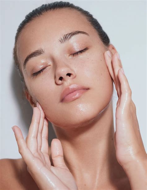 21 Best Hyaluronic Acid Serums For All Skin Types in 2023