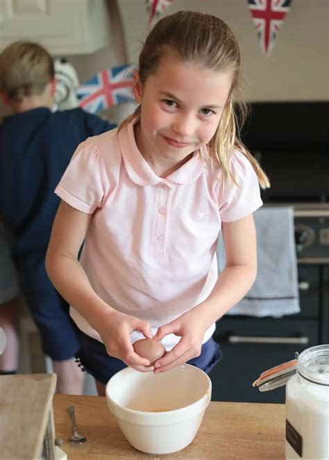 Prince George, Princess Charlotte and Prince Louis Bake Jubilee Cupcakes with Mom Kate Middleton ...