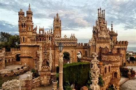 The Most Spectacular Castles in the World | Barcelona-Home