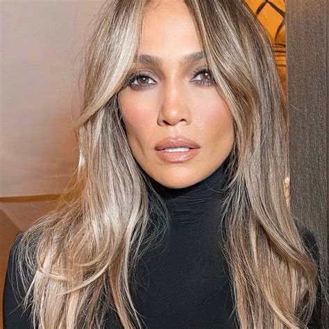 Jennifer Lopez Adds Pink Hair To The Long List Of Things That Look Good On Her | British Vogue ...