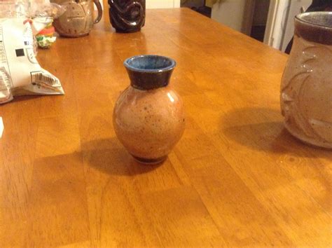 This is a little bud vase. | Bud vases, Vase, Little buds