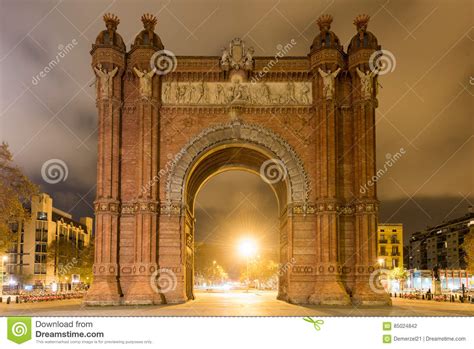 Arc De Triomf - Barcelona, Spain Editorial Photography - Image of ...