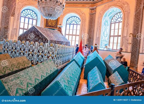 Osman Gazi Tomb, Mausoleum in Bursa, Turkey Editorial Photography - Image of destination, flag ...