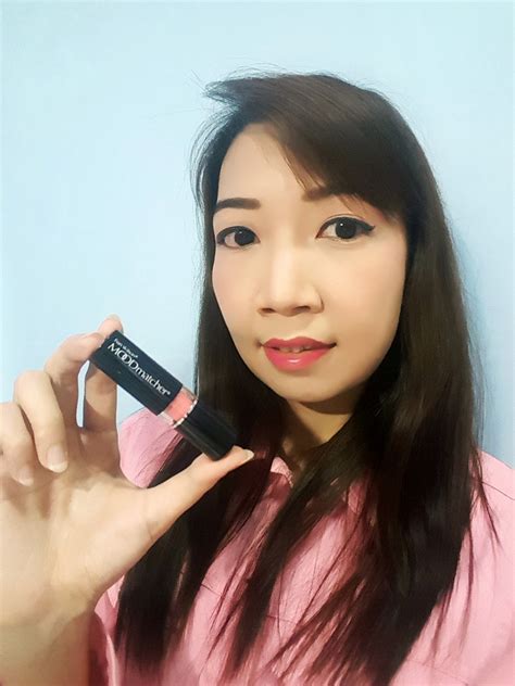 MOOD MATCHER COLOR CHANGING LIPSTICK FIRST IMPRESSION (SPONSORED)