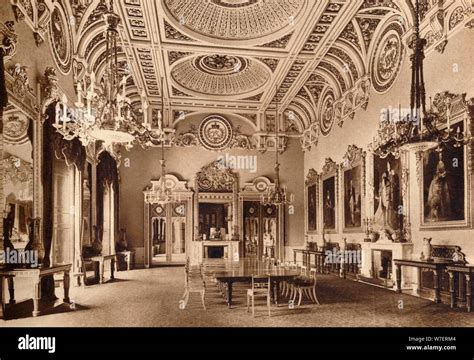 The State Dining Room, Buckingham Palace, 1935. Artist: Unknown Stock Photo - Alamy