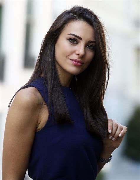 Tuvana Türkay | Mujeres lindas, Belleza de mujer, Belleza mujer